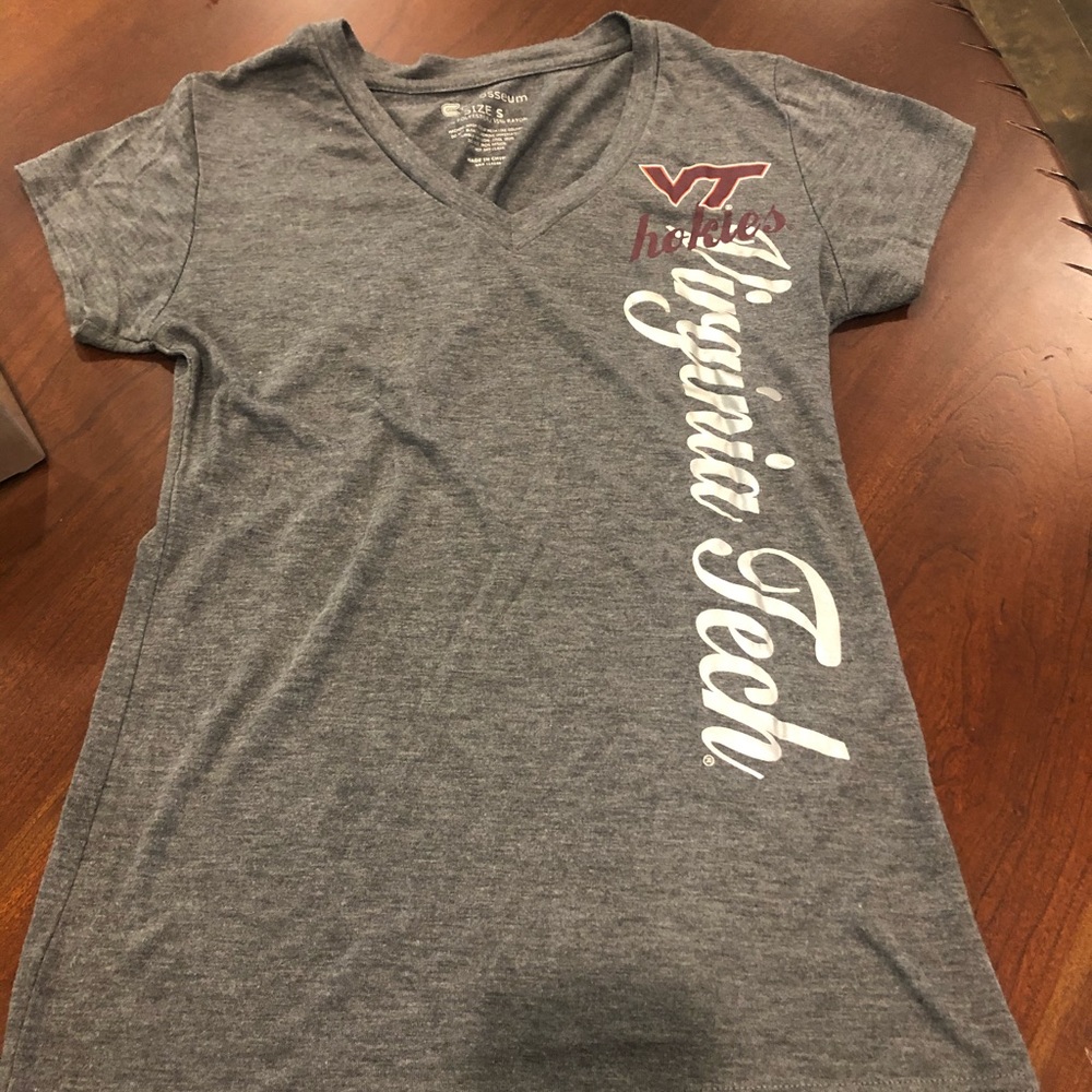 Virginia Tech T-shirt. Size small. EUC. Like new.